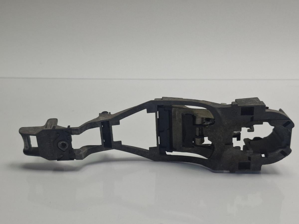 Suport maner usa dreapta fata SEAT CORDOBA III 6L2 2002 - 20091.4 TDI BMS, BNV 3B0837886