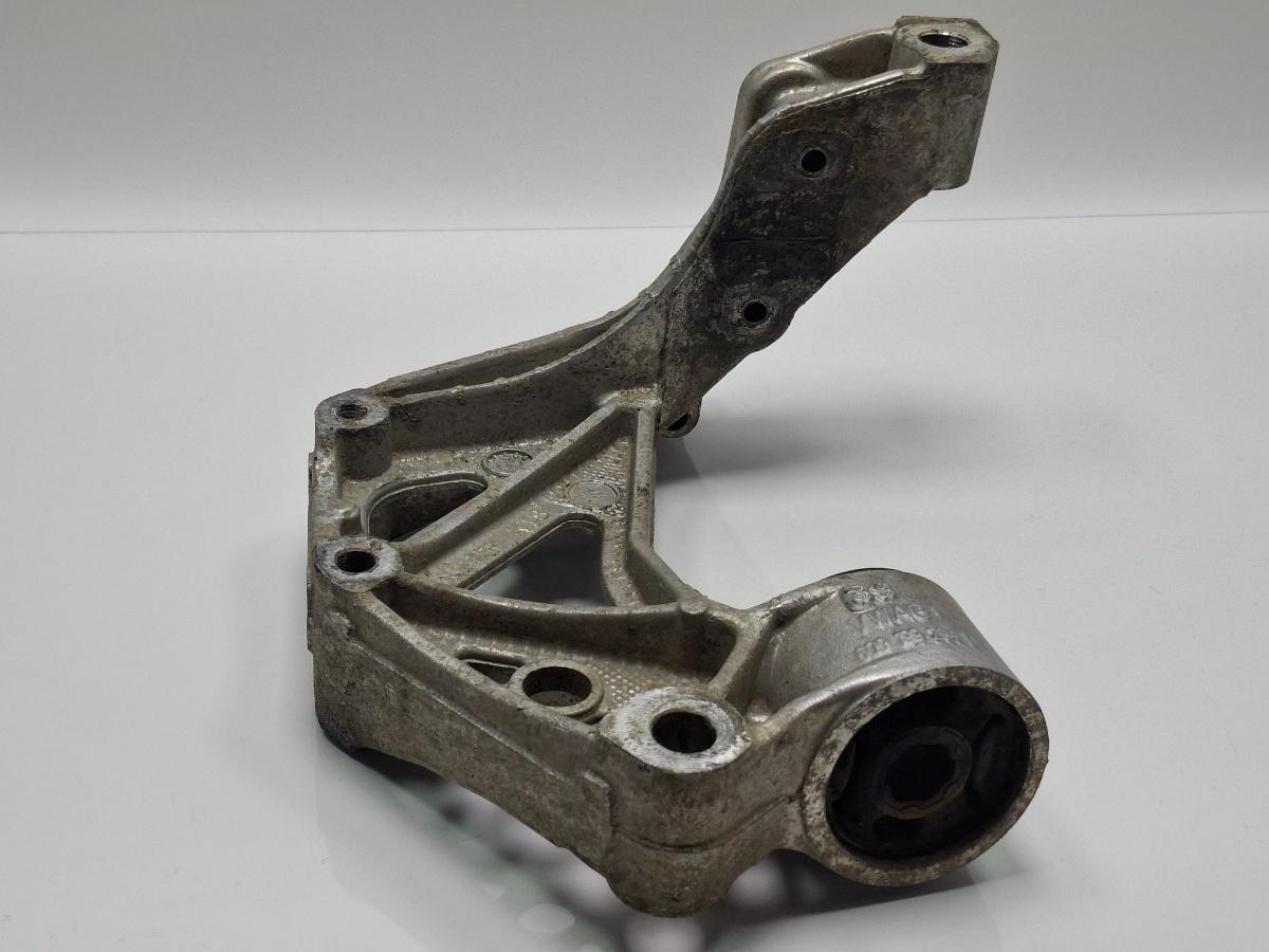 Suport brat trapez dreapta SEAT CORDOBA III 6L2 2002 - 20091.4 TDI BMS, BNV 6Q0199294D