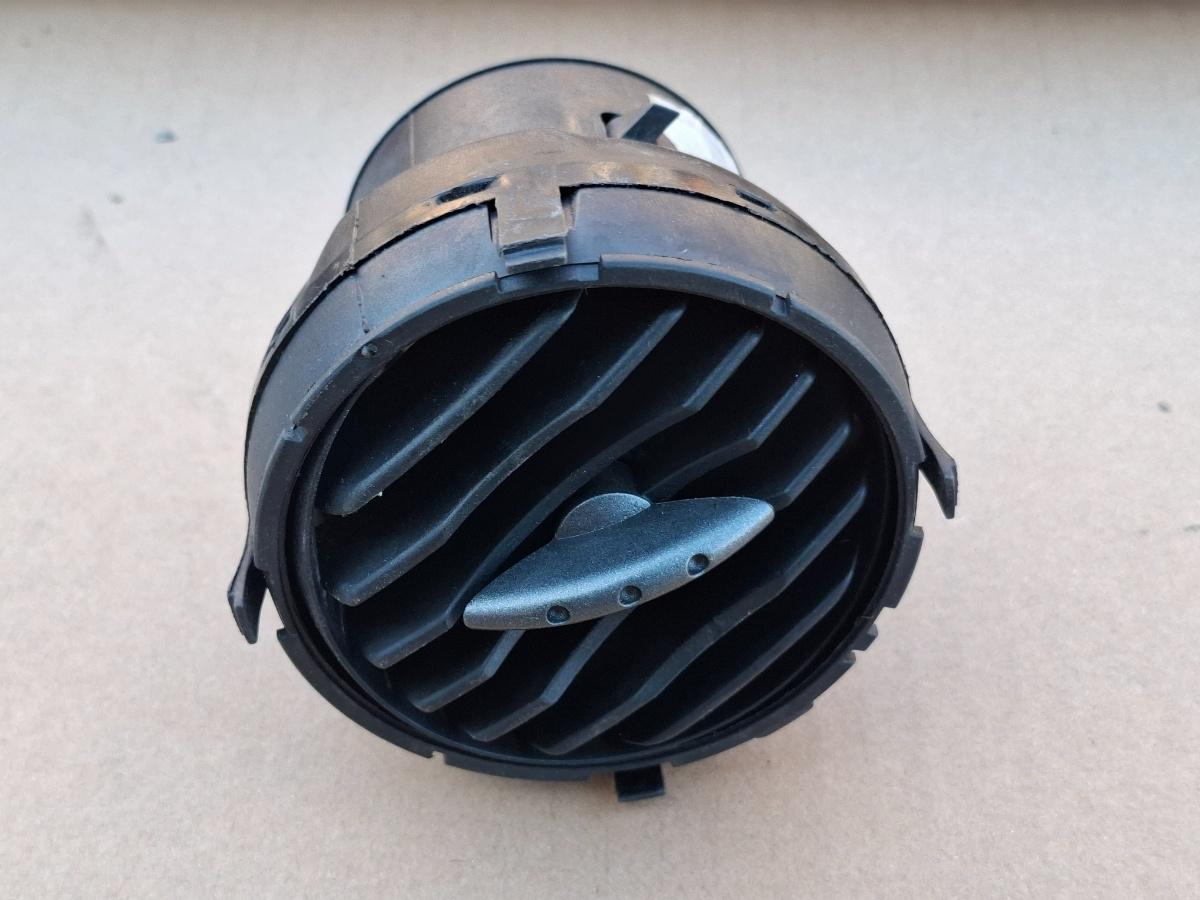 Grila  ventilatie bord  SEAT CORDOBA III 6L2 2002 - 20091.4 TDI BMS, BNV 6L0819110D