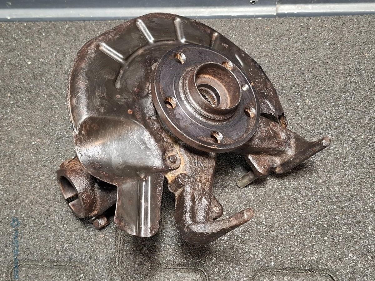 Fuzeta stanga fata SEAT CORDOBA III 6L2 2002 - 2009 1.4 TDI BMS, BNV 6Q0615311D , 6Q0407255AC