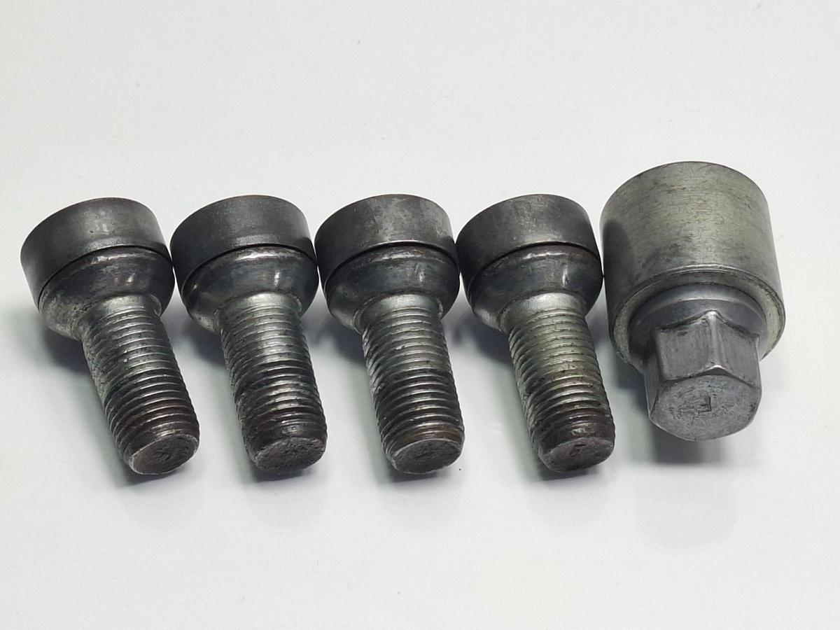 Prezoane cu cheie antifurt VOLKSWAGEN GOLF VI 5K1 2008 - 2013 7L0698137D