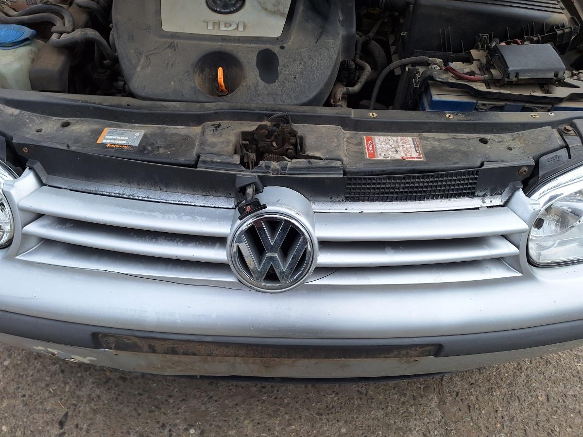 Grila superioara radiator bara de protectie fata VOLKSWAGEN GOLF IV Variant 1J5 1999 - 2006
