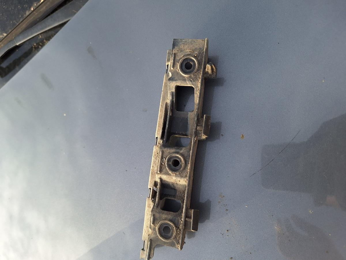 Suport de susținere colț bară de protecție VOLKSWAGEN PASSAT Variant 3C5 2008 1.9 TDI BLS 77KW|105HP 2008