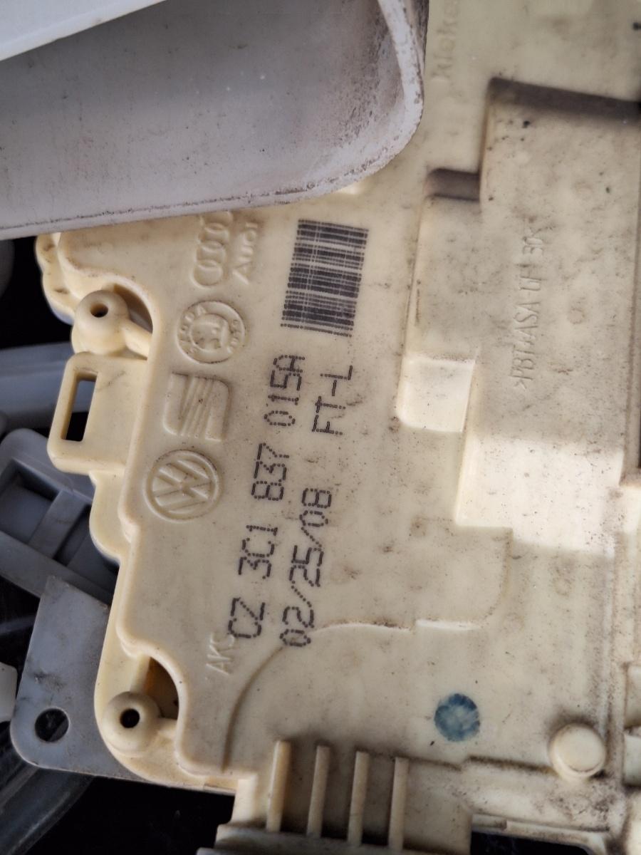 Broasca usa stanga fata VOLKSWAGEN PASSAT Variant 3C5 2008 1.9 TDI BLS 77KW|105HP 2008