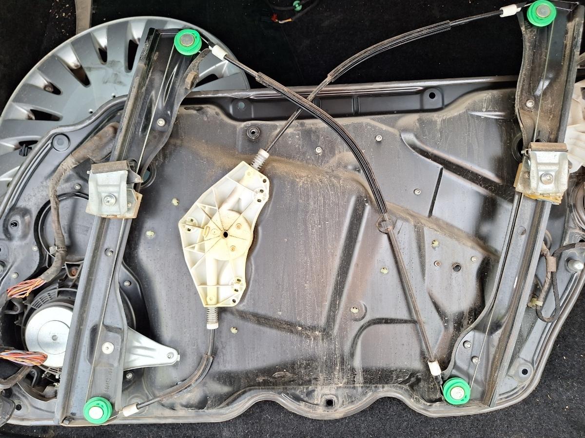 Macara Geam stanga fata VOLKSWAGEN PASSAT Variant 3C5 2008 1.9 TDI BLS 77KW|105HP 2008