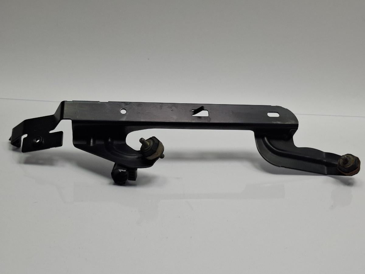 Suport sirocou VOLKSWAGEN TOUAREG 7LA, 7L6, 7L7 2002 - 20133.0 V6 TDI BKS, CATA 7L0819735B