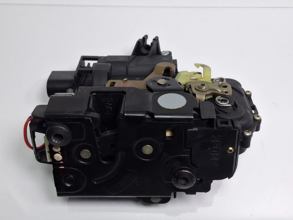 Broasca usa dreapta fata VOLKSWAGEN GOLF IV Variant 1J5 1999 - 20061.9 TDI AGR, ALH 3B1837016C