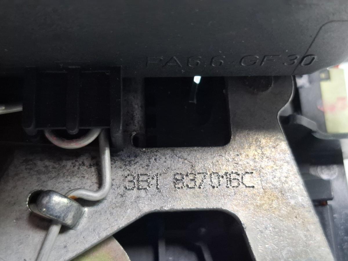Broasca usa dreapta fata VOLKSWAGEN GOLF IV Variant 1J5 1999 - 20061.9 TDI AGR, ALH 3B1837016C