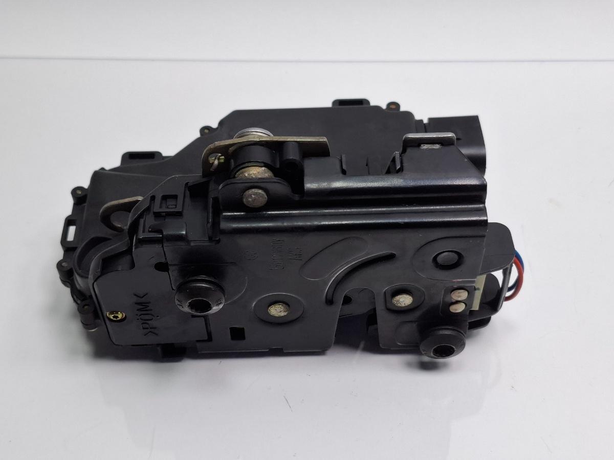 Broasca usa dreapta fata VOLKSWAGEN GOLF IV Variant 1J5 1999 - 20061.9 TDI AGR, ALH 3B1837016C