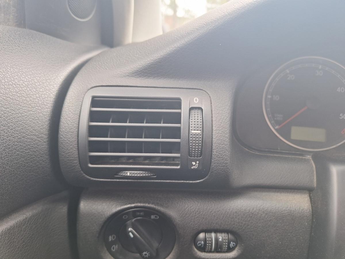 Grilă de ventilație laterală panou de bord VOLKSWAGEN PASSAT 3B3 2000 1.9 TDI AWX 96KW|130HP 2000