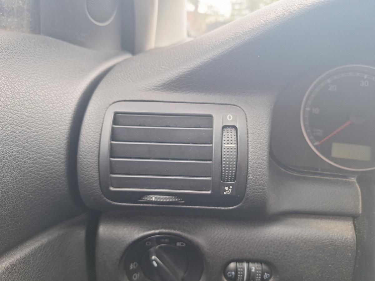 Grilă de ventilație laterală panou de bord VOLKSWAGEN PASSAT 3B3 2000 1.9 TDI AWX 96KW|130HP 2000