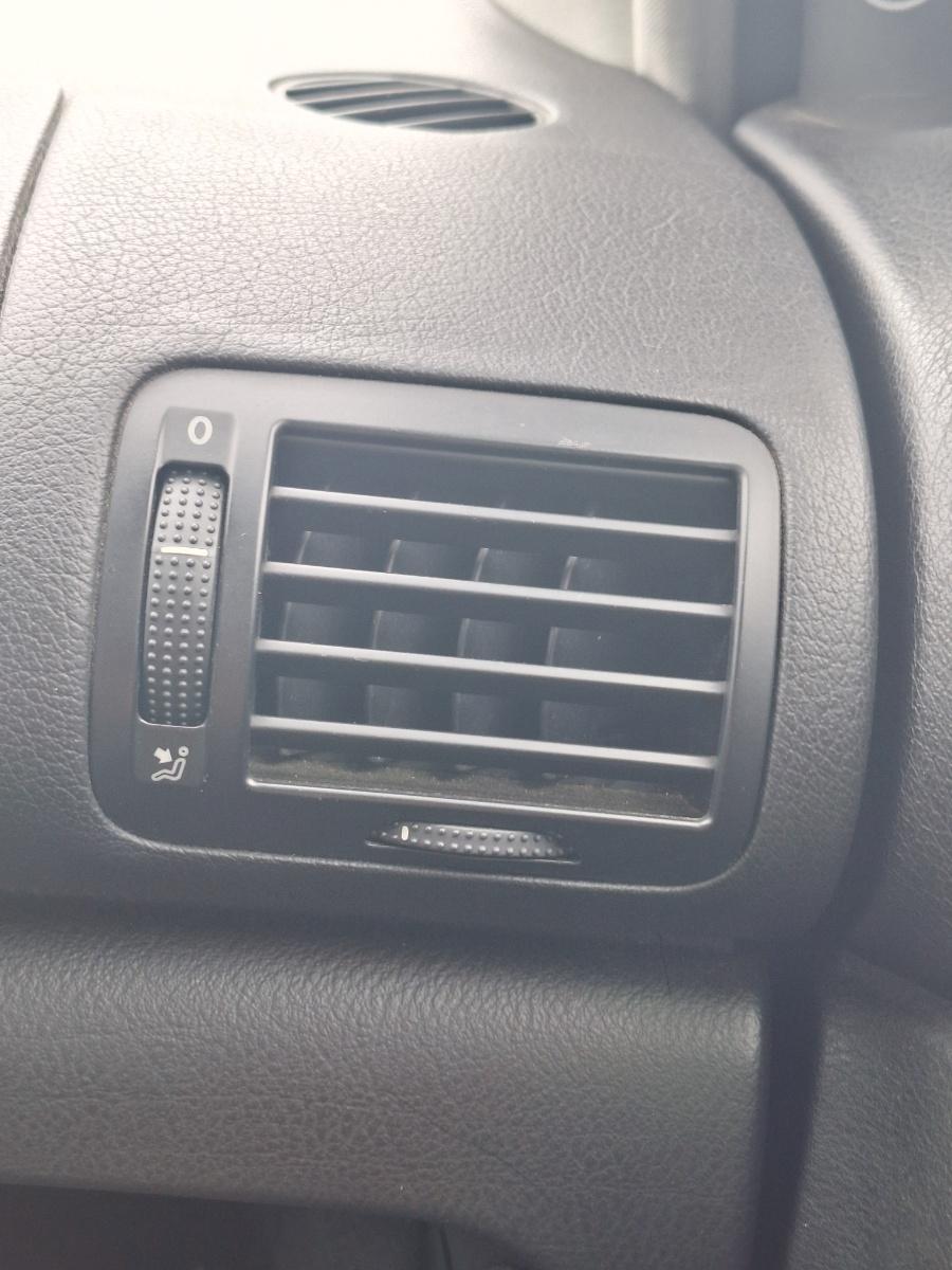 Grilă de ventilație laterală panou de bord VOLKSWAGEN PASSAT 3B3 2000 1.9 TDI AWX 96KW|130HP 2000
