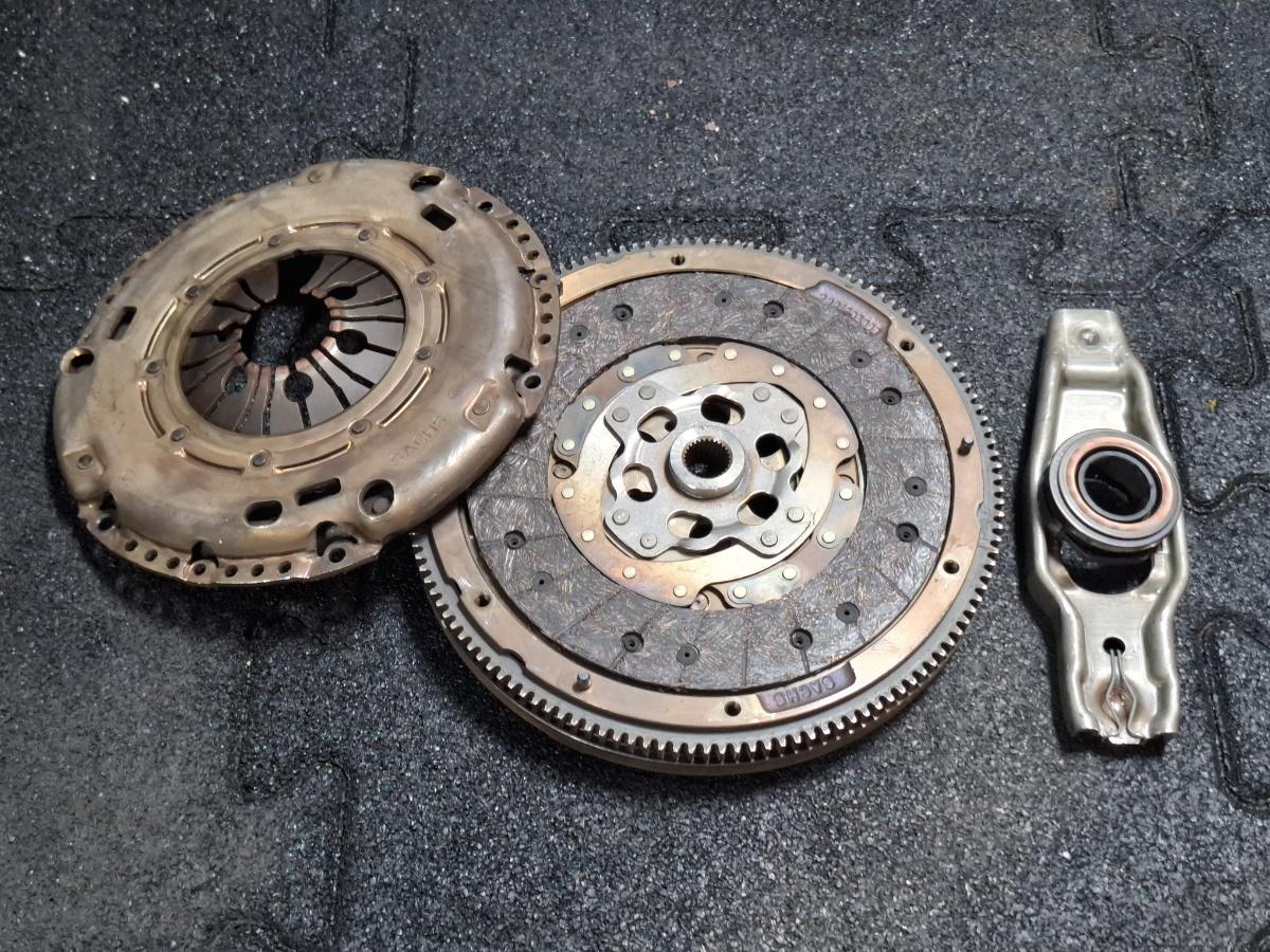 Kit ambreiaj VOLKSWAGEN GOLF IV Variant 1J5 1999 - 20061.9 TDI AGR, ALH SACHS 3082299335  038105266AQ