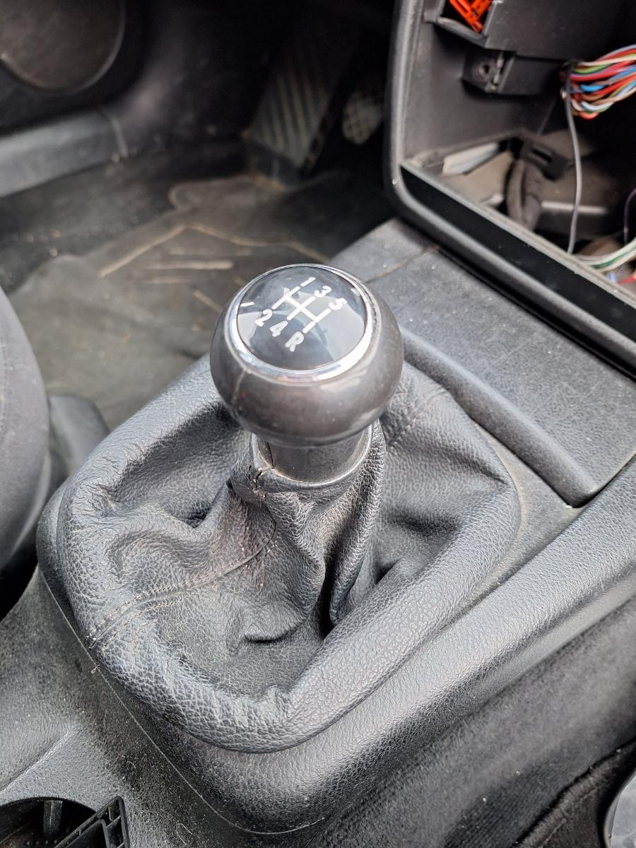 Nucă/manșon schimbător de viteze VOLKSWAGEN PASSAT 3B3 2000 1.9 TDI AWX 96KW|130HP 2000