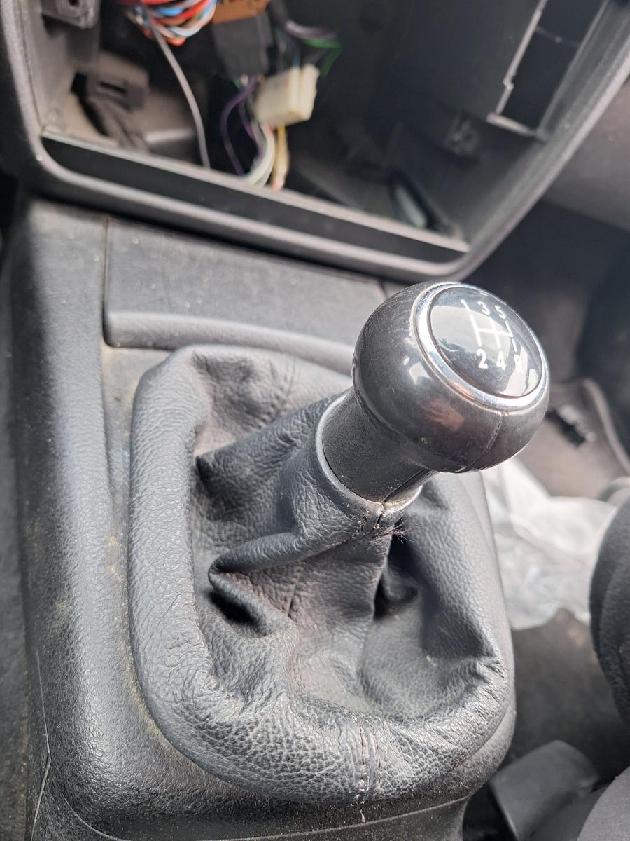Nucă/manșon schimbător de viteze VOLKSWAGEN PASSAT 3B3 2000 1.9 TDI AWX 96KW|130HP 2000