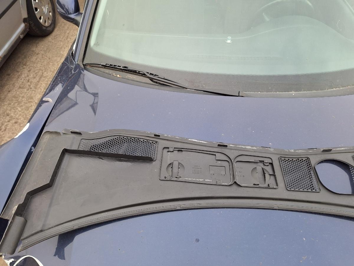 Deflector de aer capotă VOLKSWAGEN PASSAT 3B3 2000 1.9 TDI AWX 96KW|130HP 2000
