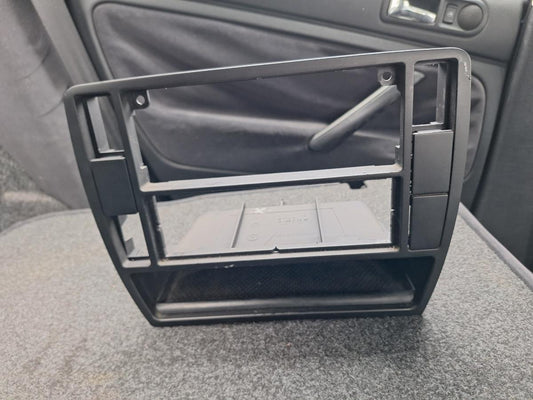 Ornament panou de bord VOLKSWAGEN PASSAT 3B3 2000 1.9 TDI AWX 96KW|130HP 2000
