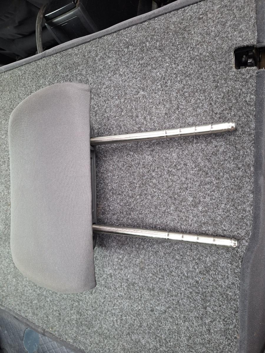 Tetieră banchetă spate VOLKSWAGEN PASSAT 3B3 2000 1.9 TDI AWX 96KW|130HP 2000