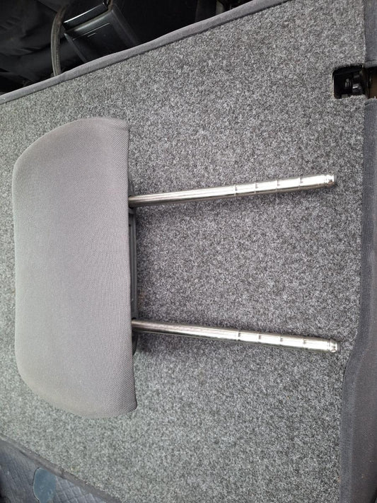 Tetieră banchetă spate VOLKSWAGEN PASSAT 3B3 2000 1.9 TDI AWX 96KW|130HP 2000