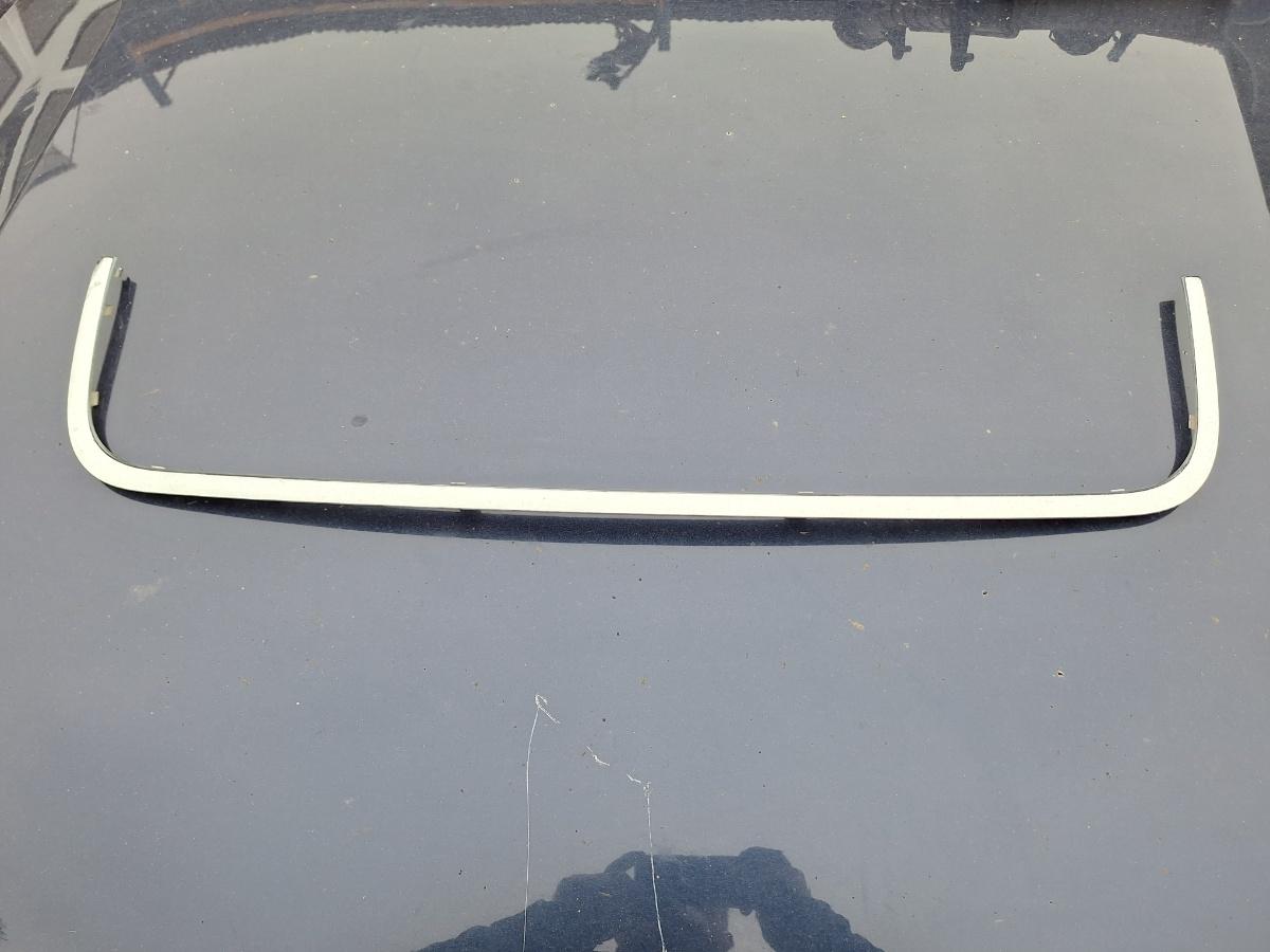 Grilă față VOLKSWAGEN PASSAT 3B3 2000 1.9 TDI AWX 96KW|130HP 2000