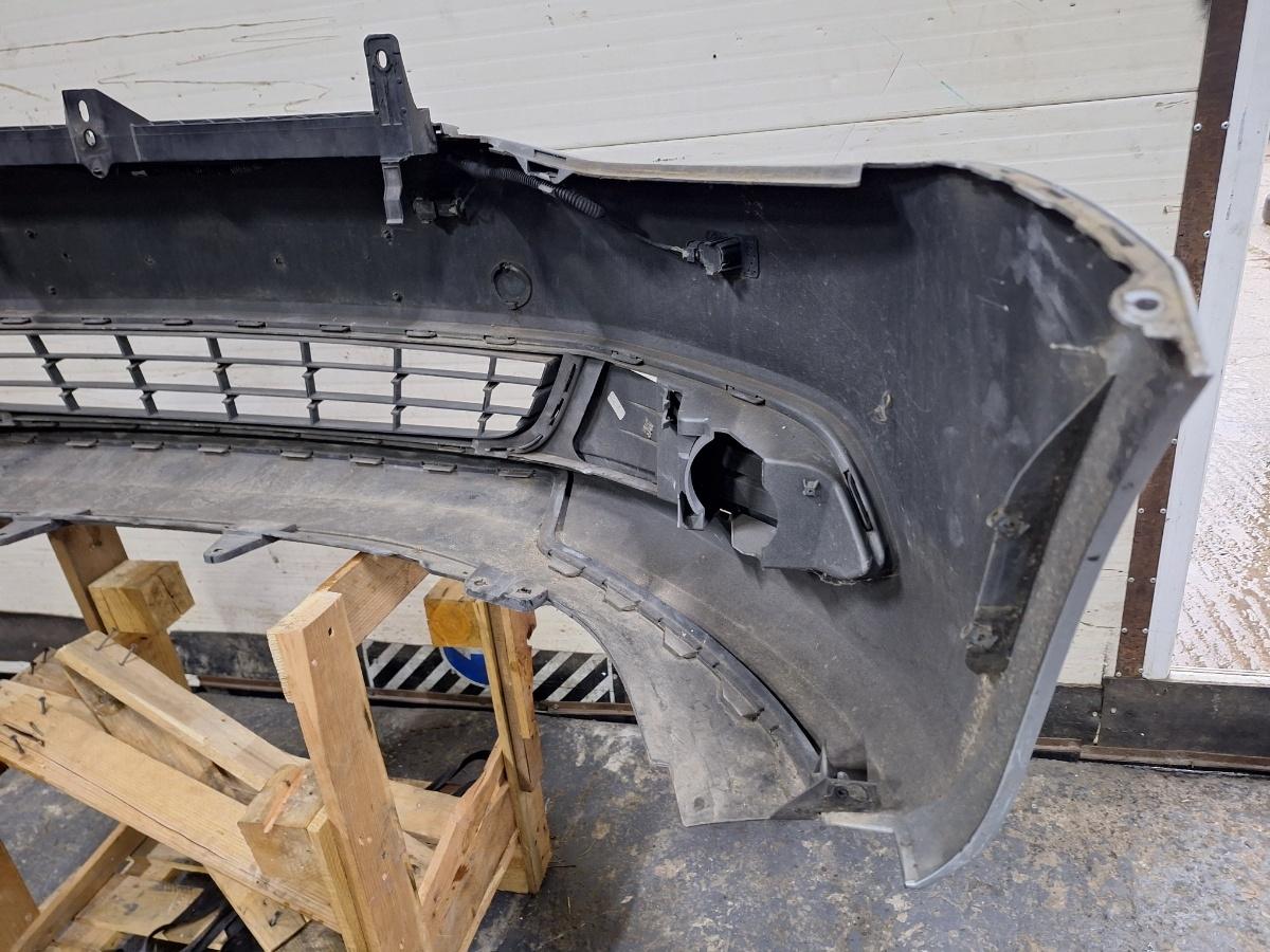 Bara fata spoiler cu senzori VOLKSWAGEN JETTA IV 162 2010 - 2015 1.6 TDI CAYC 77KW|105HP , gri LA7W