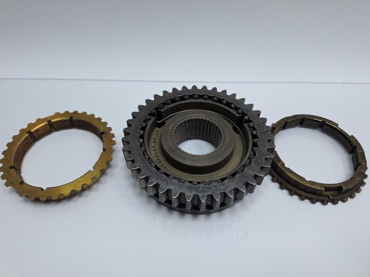Corp sincronizat treapta 1/2 SKODA OCTAVIA 1U2 1996 - 2010 1.4 16V AXP, BCA 020311239E