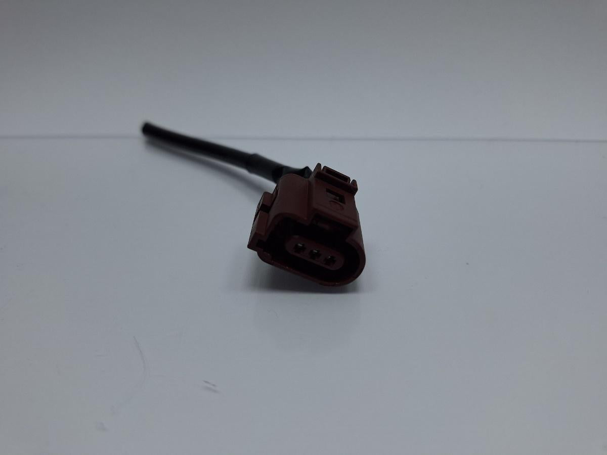 Mufa conector 3 pini VOLKSWAGEN TOUAREG 7LA, 7L6, 7L7 2002 - 20133.0 V6 TDI BKS, CATA 3B0973703A