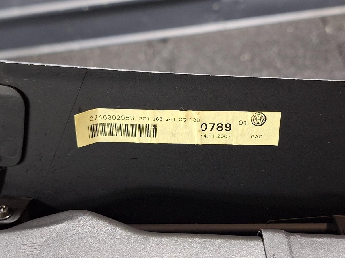 Consolă centrală si cotiera VOLKSWAGEN PASSAT Variant 3C5 2008 1.9 TDI BLS 77KW|105HP 2008