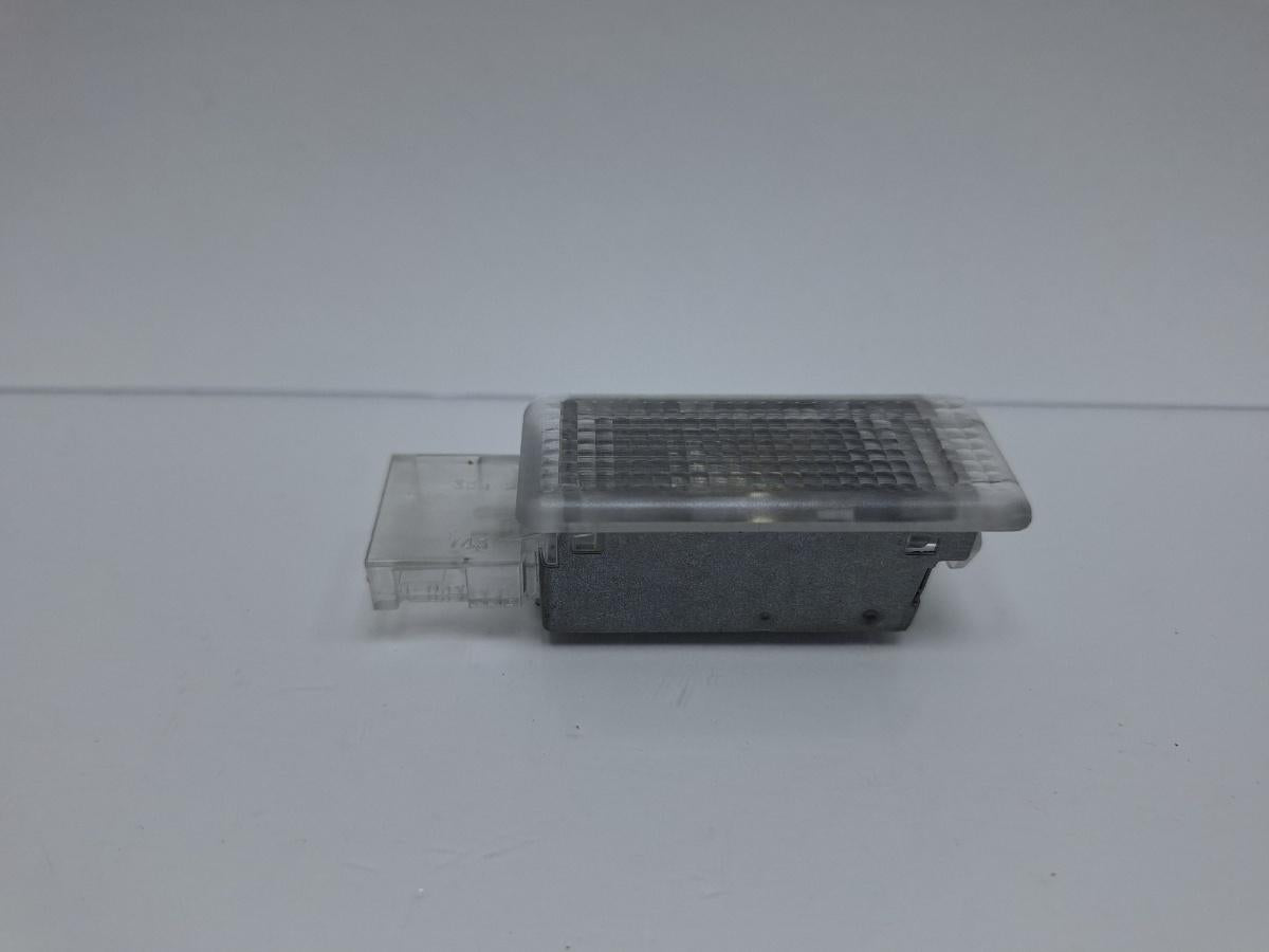 Lampă torpedou VOLKSWAGEN PASSAT Variant 3C5 2008 1.9 TDI BLS 77KW|105HP 2008
