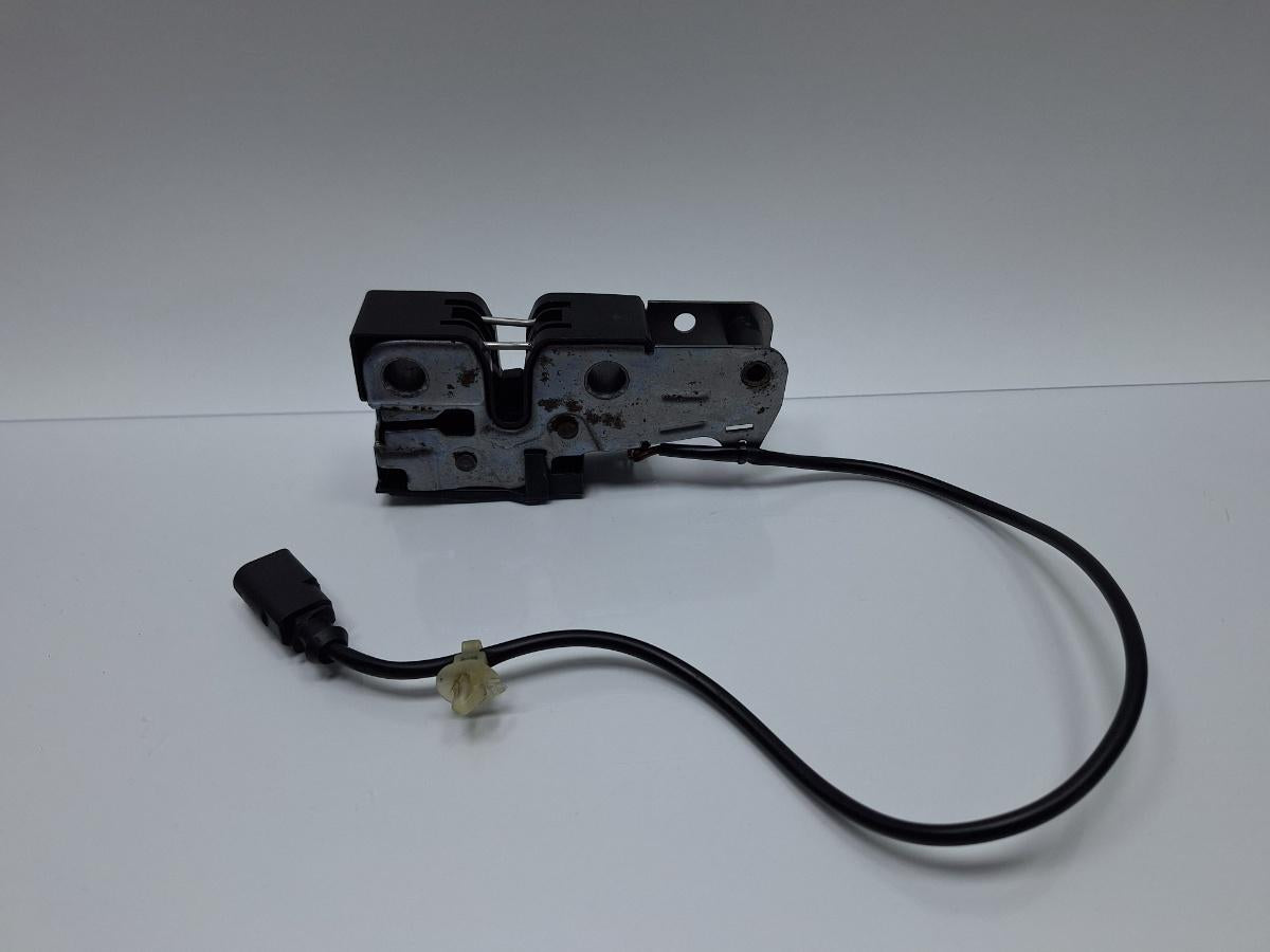 Broasca capotă motor VOLKSWAGEN PASSAT Variant 3C5 2008 1.9 TDI BLS 77KW|105HP 2008