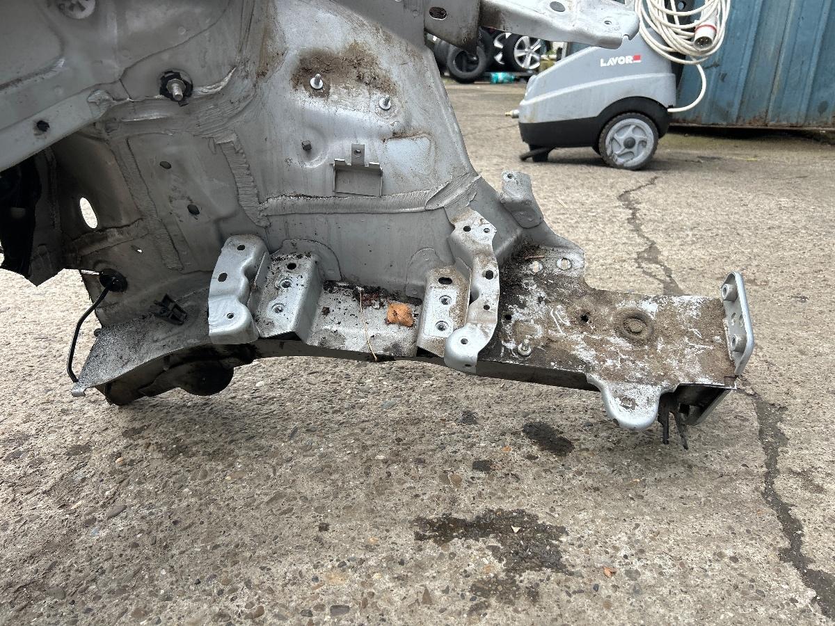 Lonjeron cu semiaripa stanga fata VOLKSWAGEN JETTA IV 162, 163, AV3, AV2 2009 - >1.6 TDI CAYC