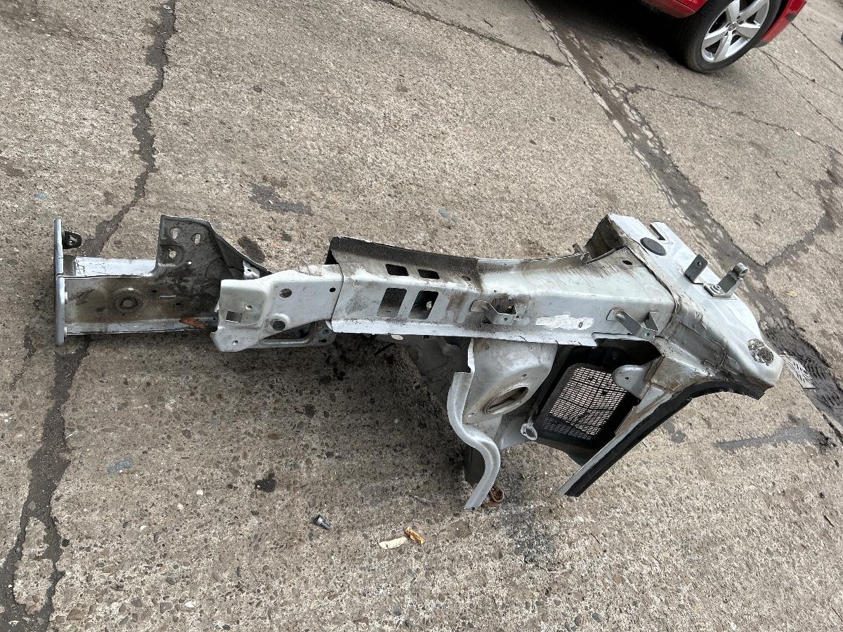 Lonjeron cu semiaripa dreapta fata VOLKSWAGEN JETTA IV 162, 163, AV3, AV2 2009 - >1.6 TDI CAYC