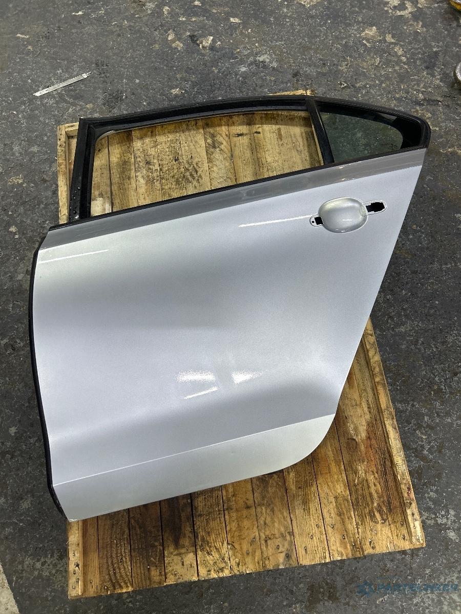 Usa portiera spate stanga VOLKSWAGEN JETTA IV 162, 163, AV3, AV2 2009 - 2017 , gri LA7W