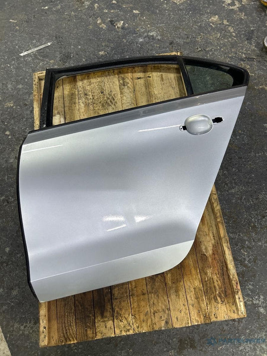 Usa portiera spate stanga VOLKSWAGEN JETTA IV 162, 163, AV3, AV2 2009 - 2017 , gri LA7W
