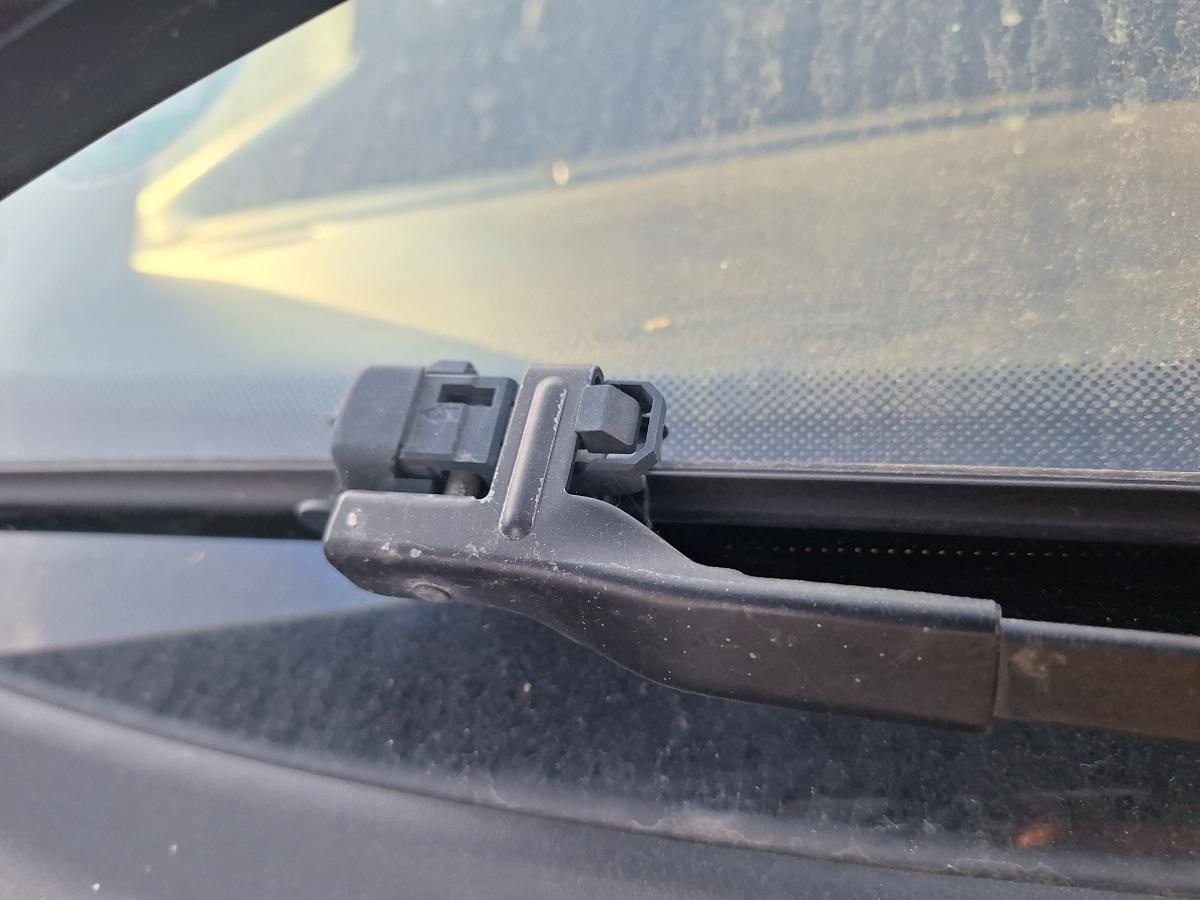 Brat stergator parbriz dreapta VOLKSWAGEN GOLF IV Variant 1J5 1999 - 2006