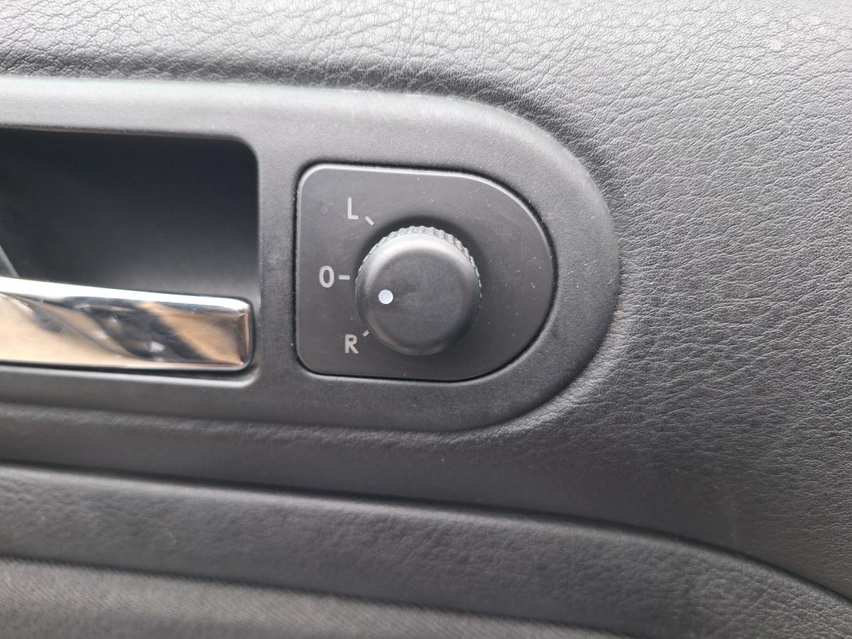 Comutator dezaburire oglinzi VOLKSWAGEN GOLF IV Variant 1J5 1999 - 2006