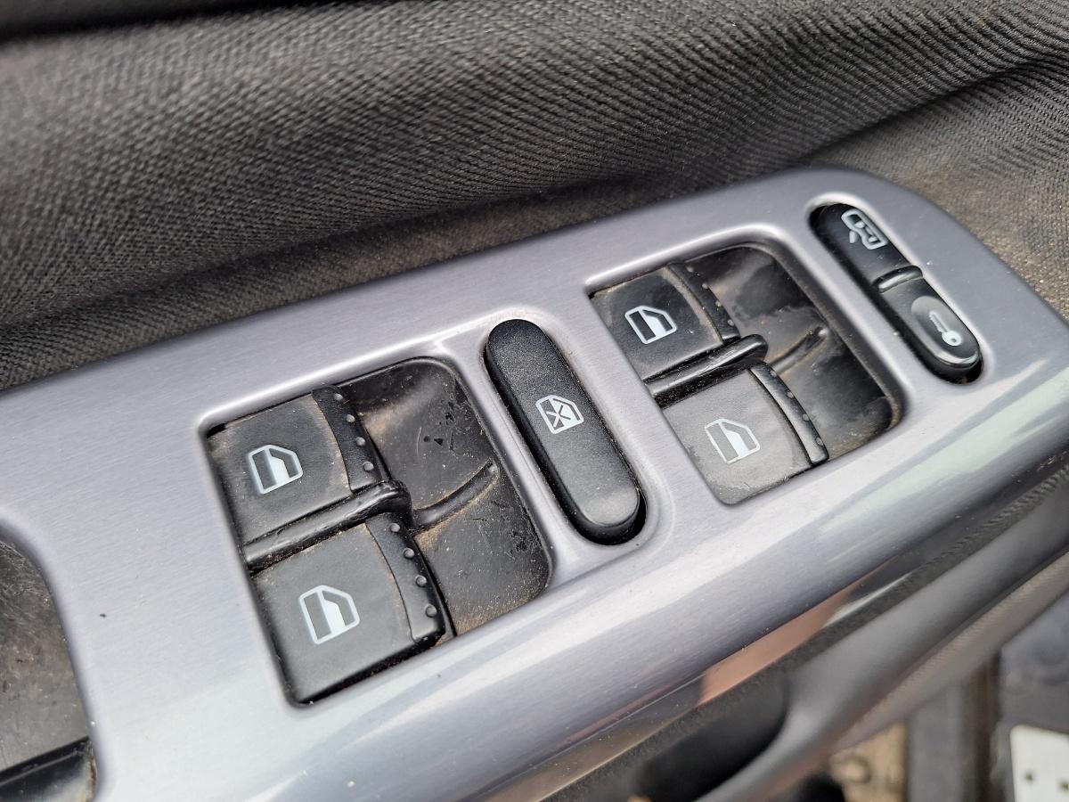 Butoane geamuri electrice VOLKSWAGEN GOLF IV Variant 1J5 1999 - 20061.9 TDI ATD, AXR