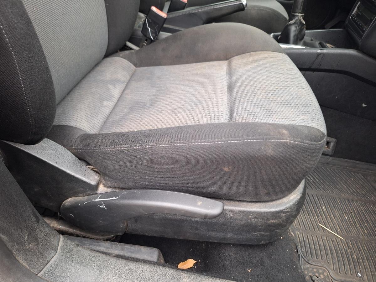 Scaun fata pasager dreapta VOLKSWAGEN GOLF IV Variant 1J5 1999 - 2006