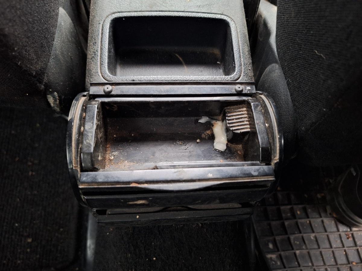 Scrumiera (spate) VOLKSWAGEN GOLF IV Variant 1J5 1999 - 20061.9 TDI ATD, AXR