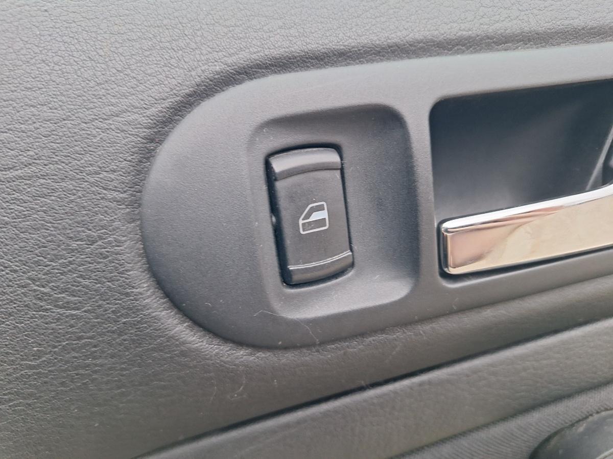 Comutator geam pivotant dreapta VOLKSWAGEN GOLF IV Variant 1J5 1999 - 20061.9 TDI ATD, AXR