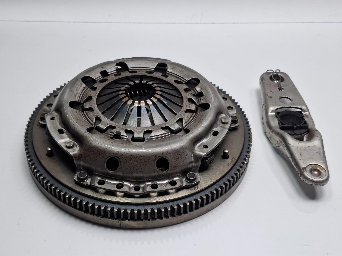 Kit ambreiaj SEAT IBIZA IV 6L1 2002 - 20091.4 16V BBY, BKY LUK 120025410 414021710 ,  038105269C