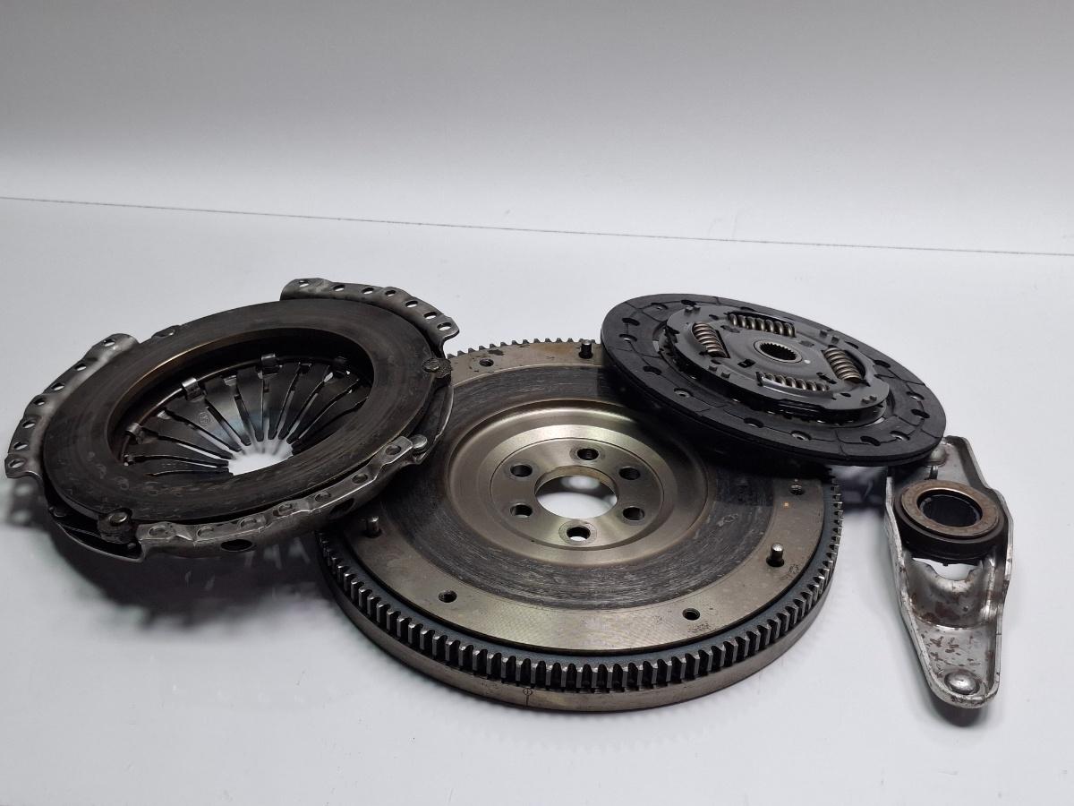 Kit ambreiaj SEAT IBIZA IV 6L1 2002 - 20091.4 16V BBY, BKY LUK 120025410 414021710 ,  038105269C