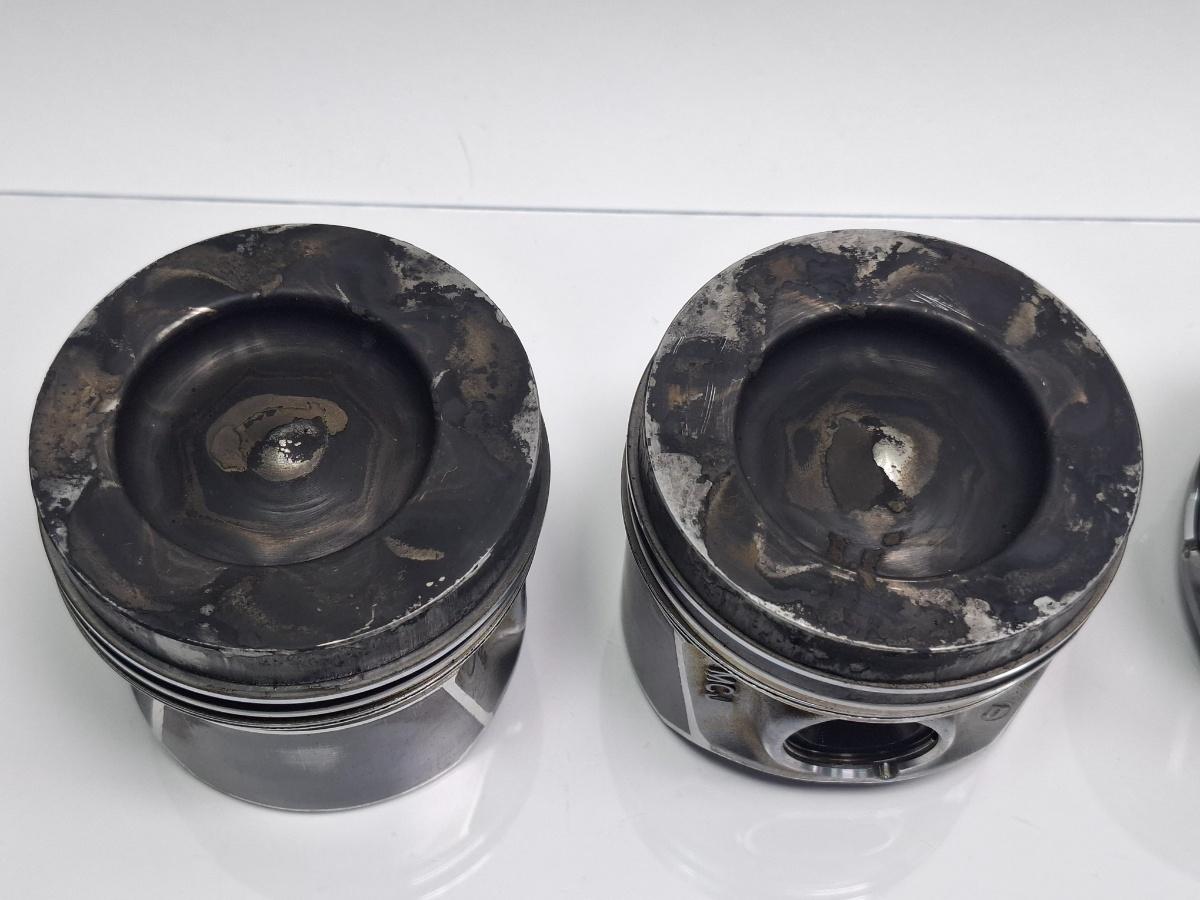 Pistoane SKODA OCTAVIA III 5E3, NL3, NR3 2012 - > 1.6 TDI DDYA 04L107065D