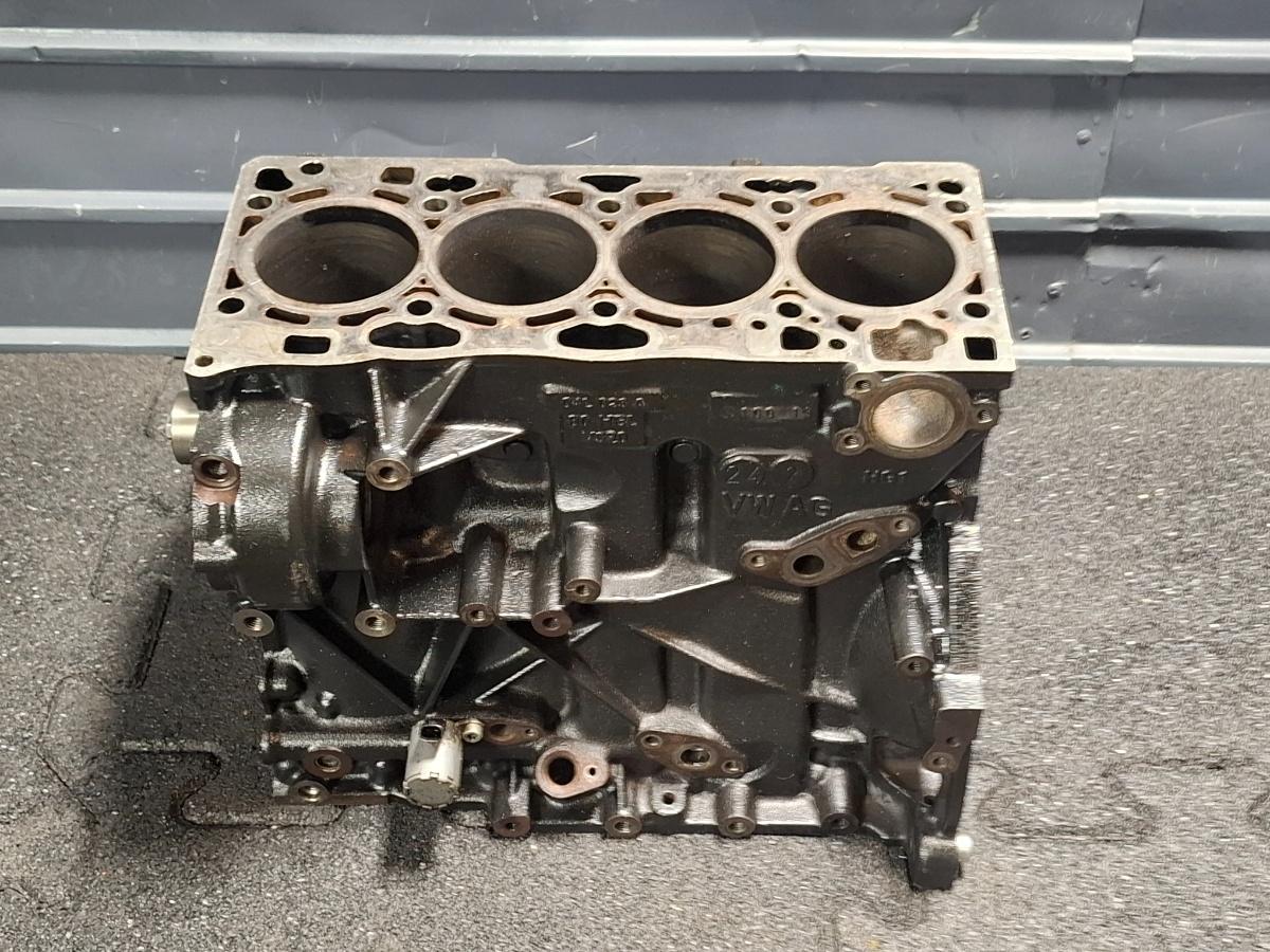 Bloc motor gol SKODA OCTAVIA III 5E3, NL3, NR3 2014 - 2020 1.6 TDI DDYA DGTE CRKB CLHA  04L023A