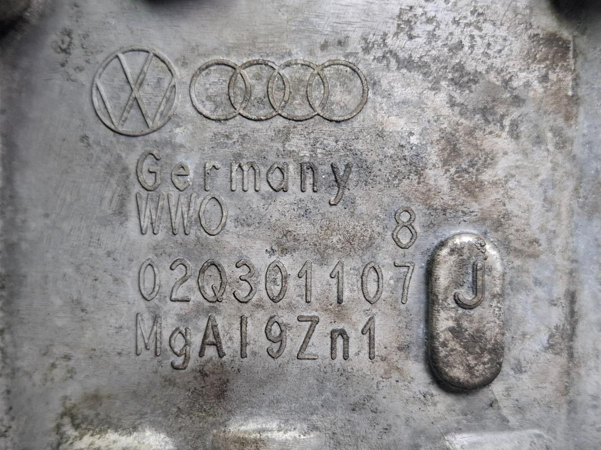 Carcasa cutie viteze 6 trepte VOLKSWAGEN TOURAN 1T1, 1T2 2003 - 20102.0 TDI BMM 02Q301107J