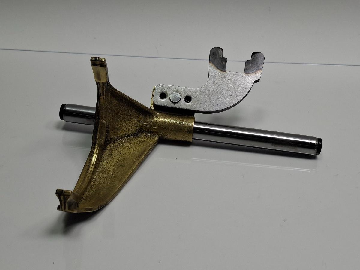 Furca cuplare trepte 5/6 VOLKSWAGEN TOURAN 1T1, 1T2 2003 - 20102.0 TDI BMM  02M311562N