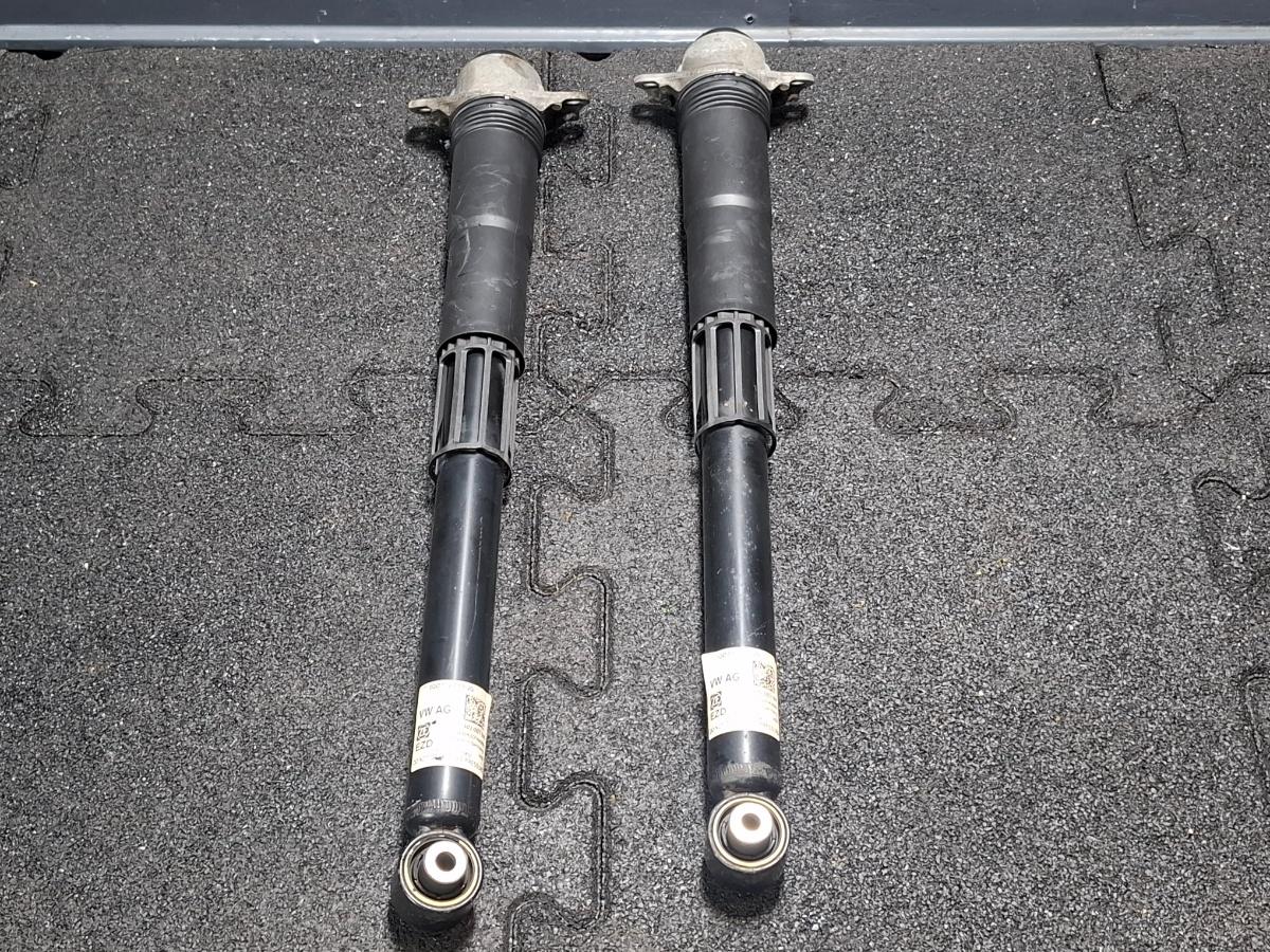 Amortizoare spate spate VOLKSWAGEN PASSAT Variant 3G5 2014 - >2.0 TDI CRLB, DBGA, DFGA 3Q0512011JG