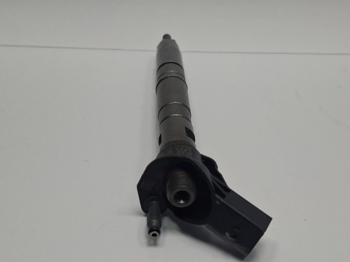 Injector AUDI A6 III Avant 4F5, C6 2005 - 2011 3.0 TDI quattro BMK 059130277BE