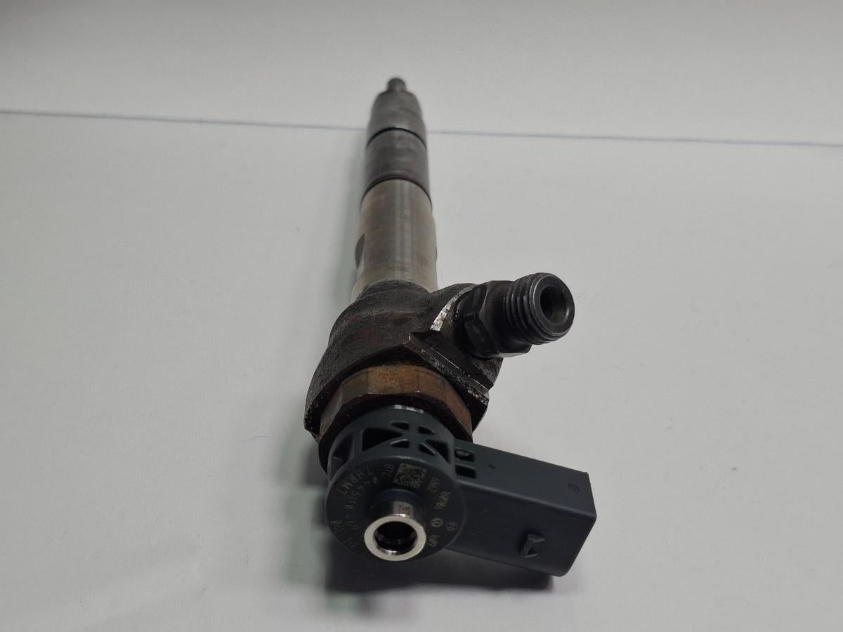 Injector VOLKSWAGEN CADDY IV Estate SAB, SAJ 2015 - >2.0 TDI CUUD, DFSD 04L130277AC