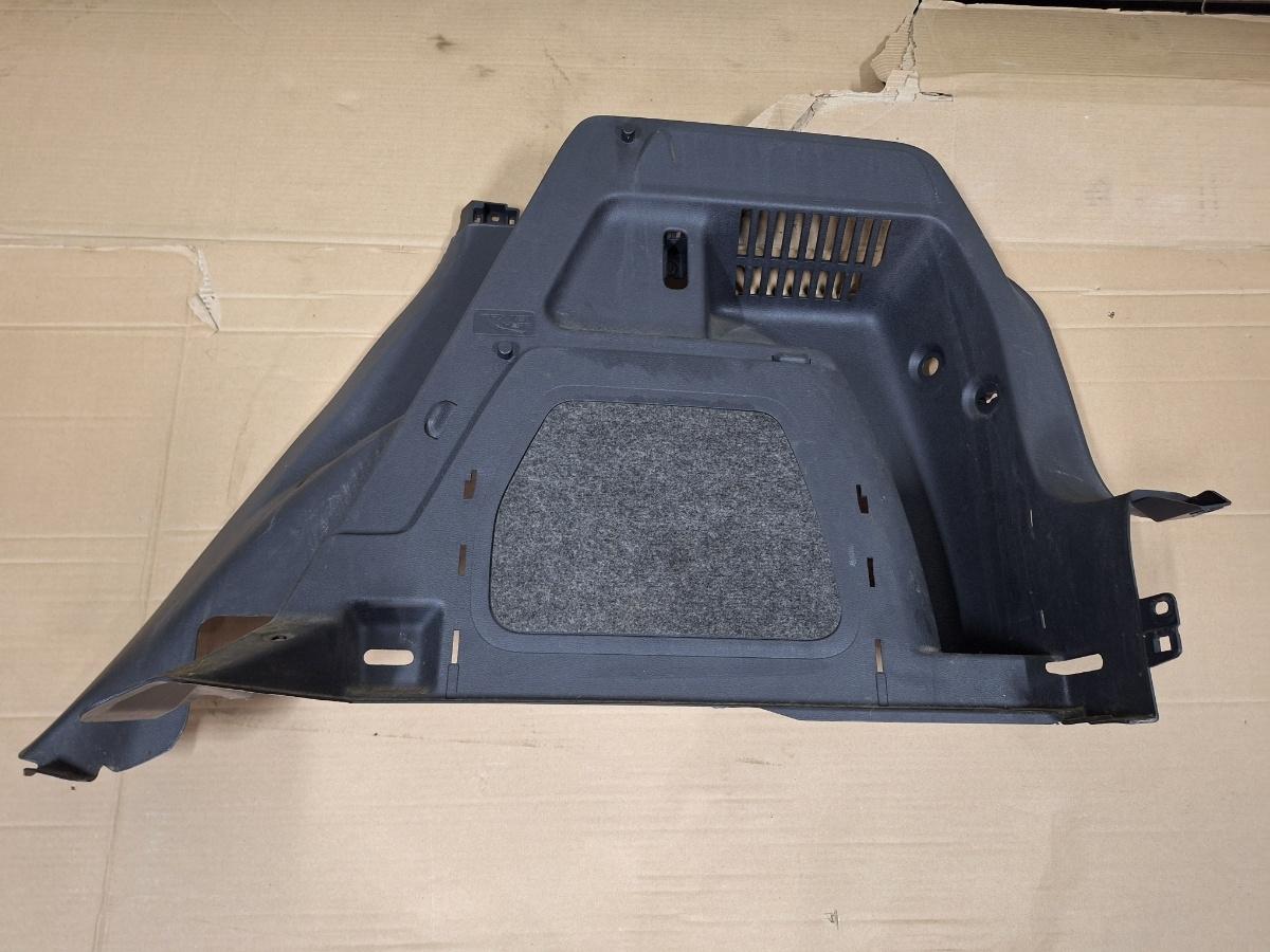 Panou capitonaj lateral portbagaj dreapta SKODA FABIA II 542 2006 - 20141.2 1.2 1.2 BBM, CHFA 5J6867428E